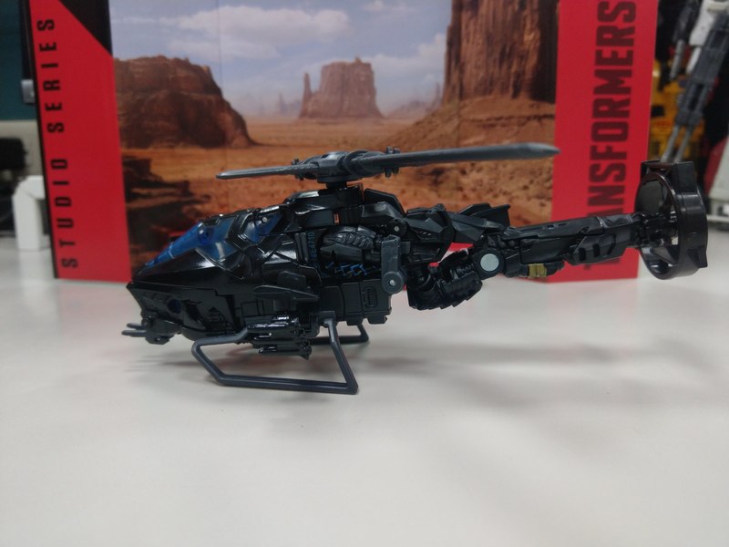 Transformers Studio Series Helicopter Drift In Hand Photos 16 (16 of 26)